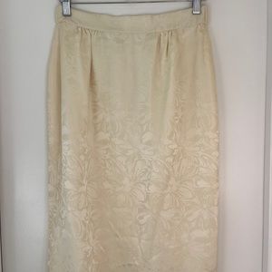 100% silk vintage cream skirt size S (vintage size 6)